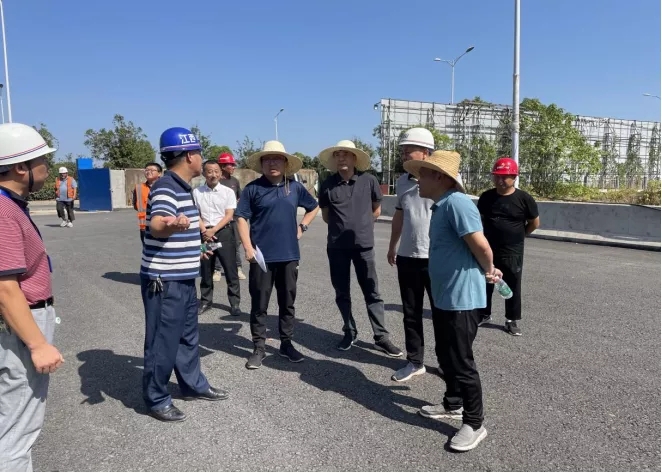 章勇視察青山湖西岸片區(qū)基礎(chǔ)設(shè)施建設(shè)工程、丹霞路道路及綜合管廊工程EPC項(xiàng)目工程  