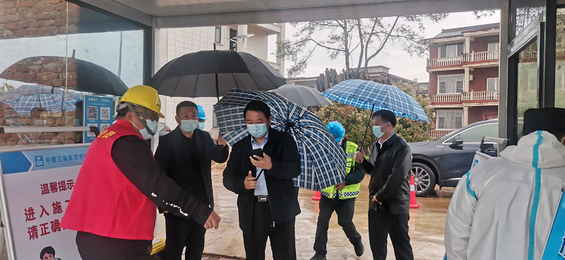 集團(tuán)公司黨委委員、副總經(jīng)理羅輝赴西二環(huán)高速項(xiàng)目檢查疫情防控及項(xiàng)目推進(jìn)工作